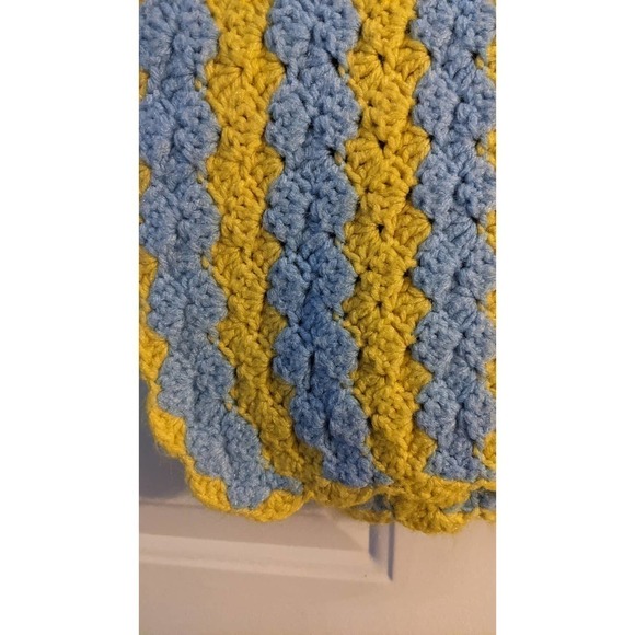 Crochet Baby Blanket NL - Picture 2 of 4